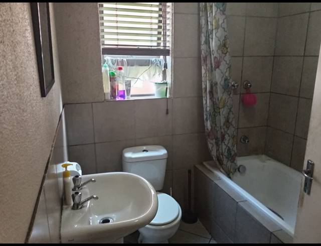 2 BEDROOM TOWNHOUSE FOR SALE IN ALBERTSDAL